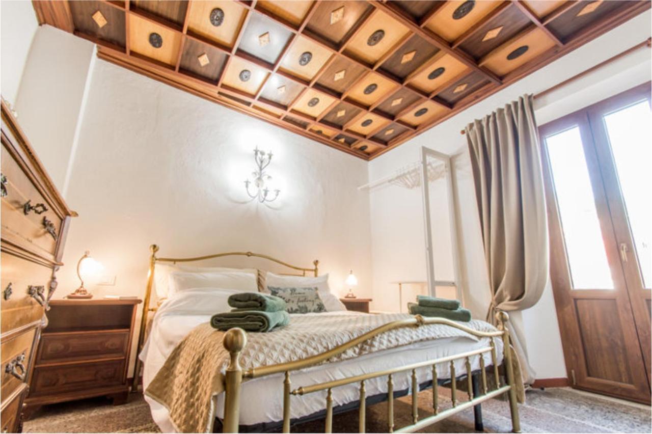 Monti Guesthouse Monti di Licciana Nardi エクステリア 写真