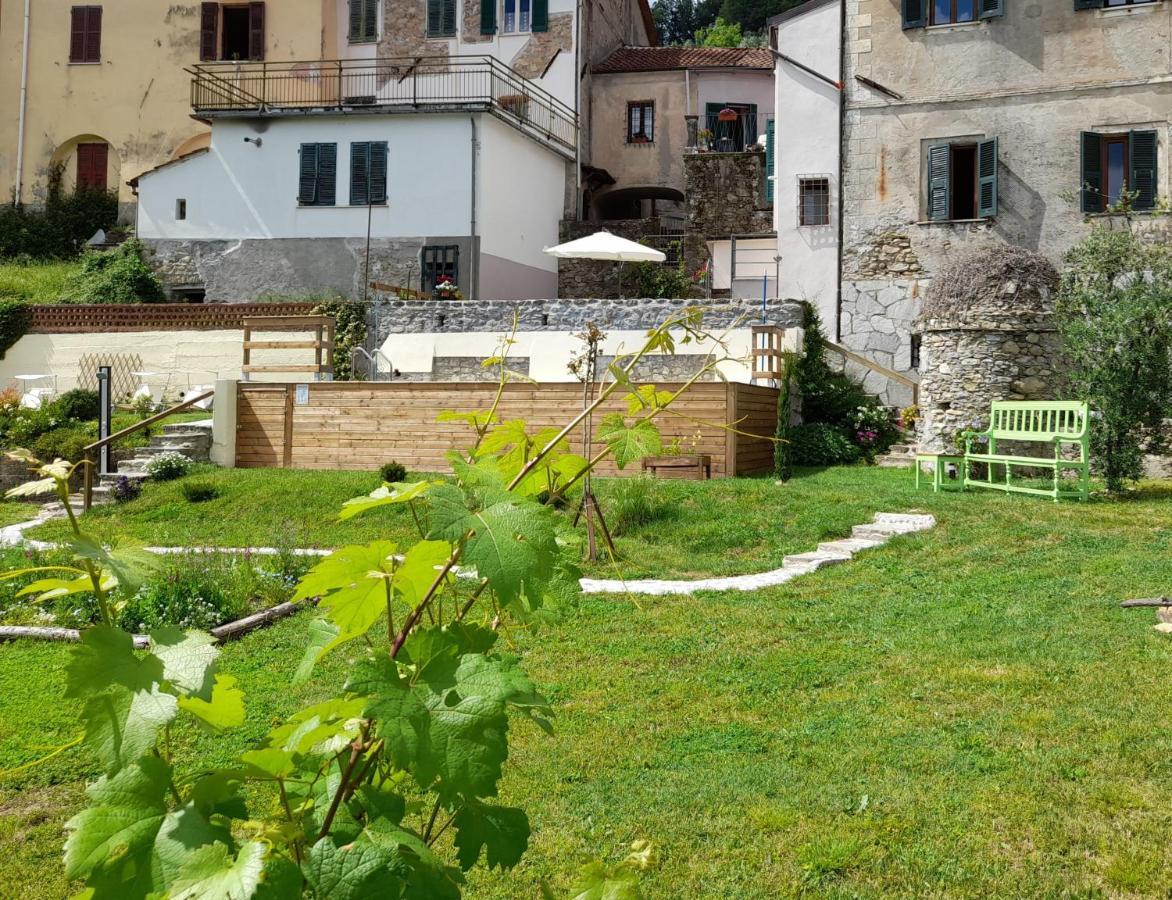 Monti Guesthouse Monti di Licciana Nardi エクステリア 写真