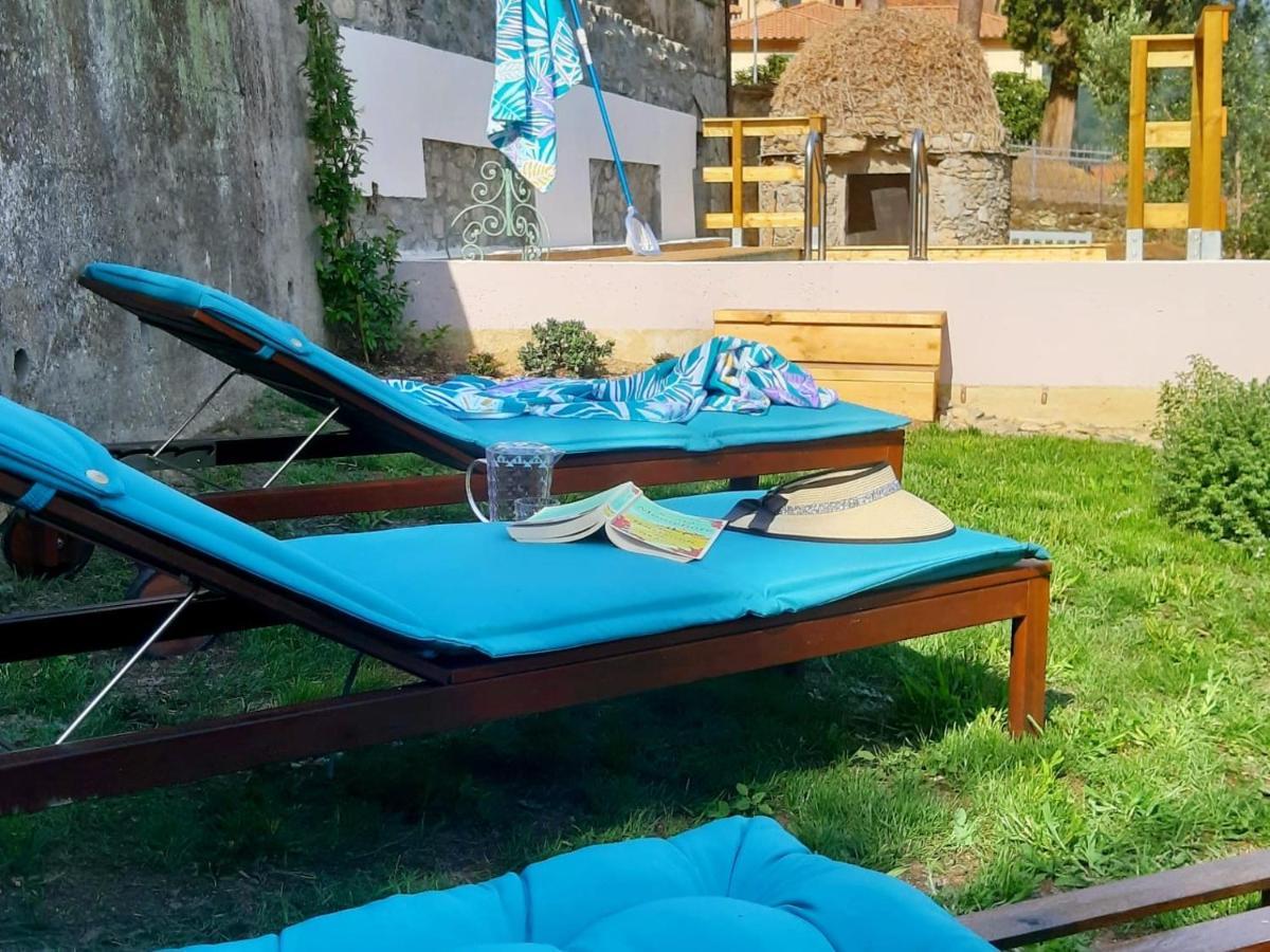 Monti Guesthouse Monti di Licciana Nardi エクステリア 写真