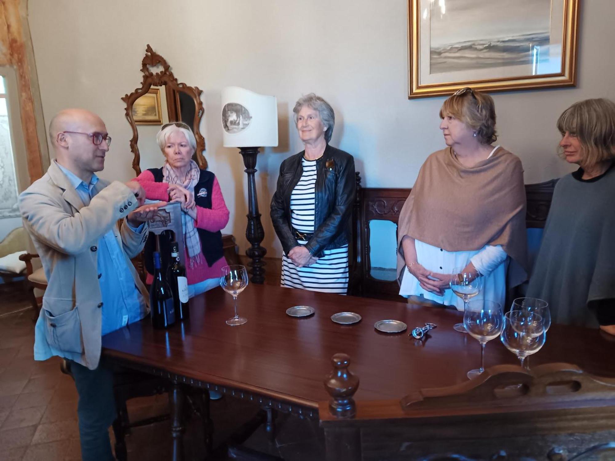Monti Guesthouse Monti di Licciana Nardi エクステリア 写真