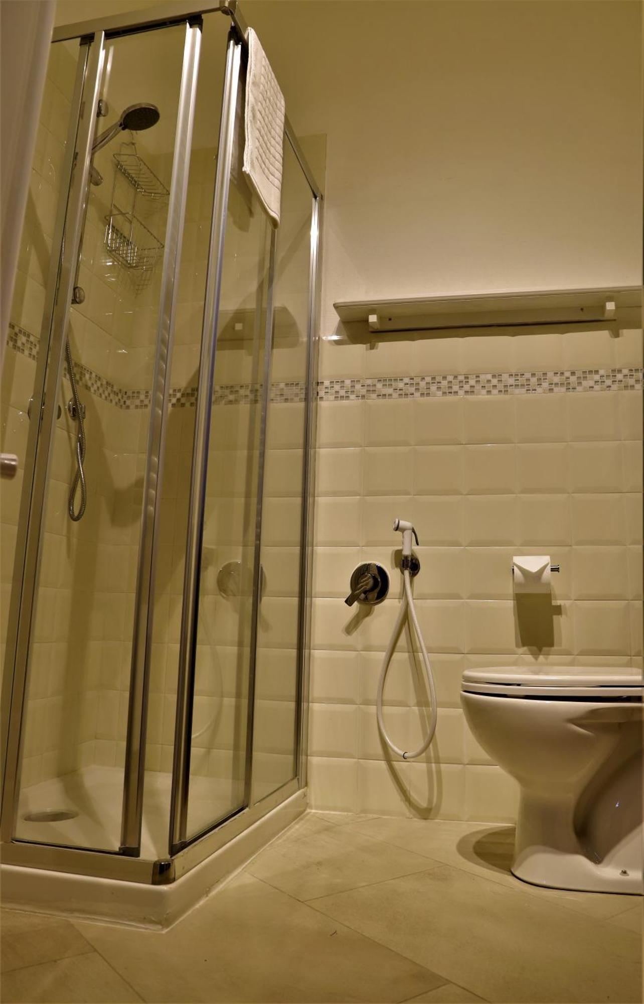 Monti Guesthouse Monti di Licciana Nardi エクステリア 写真