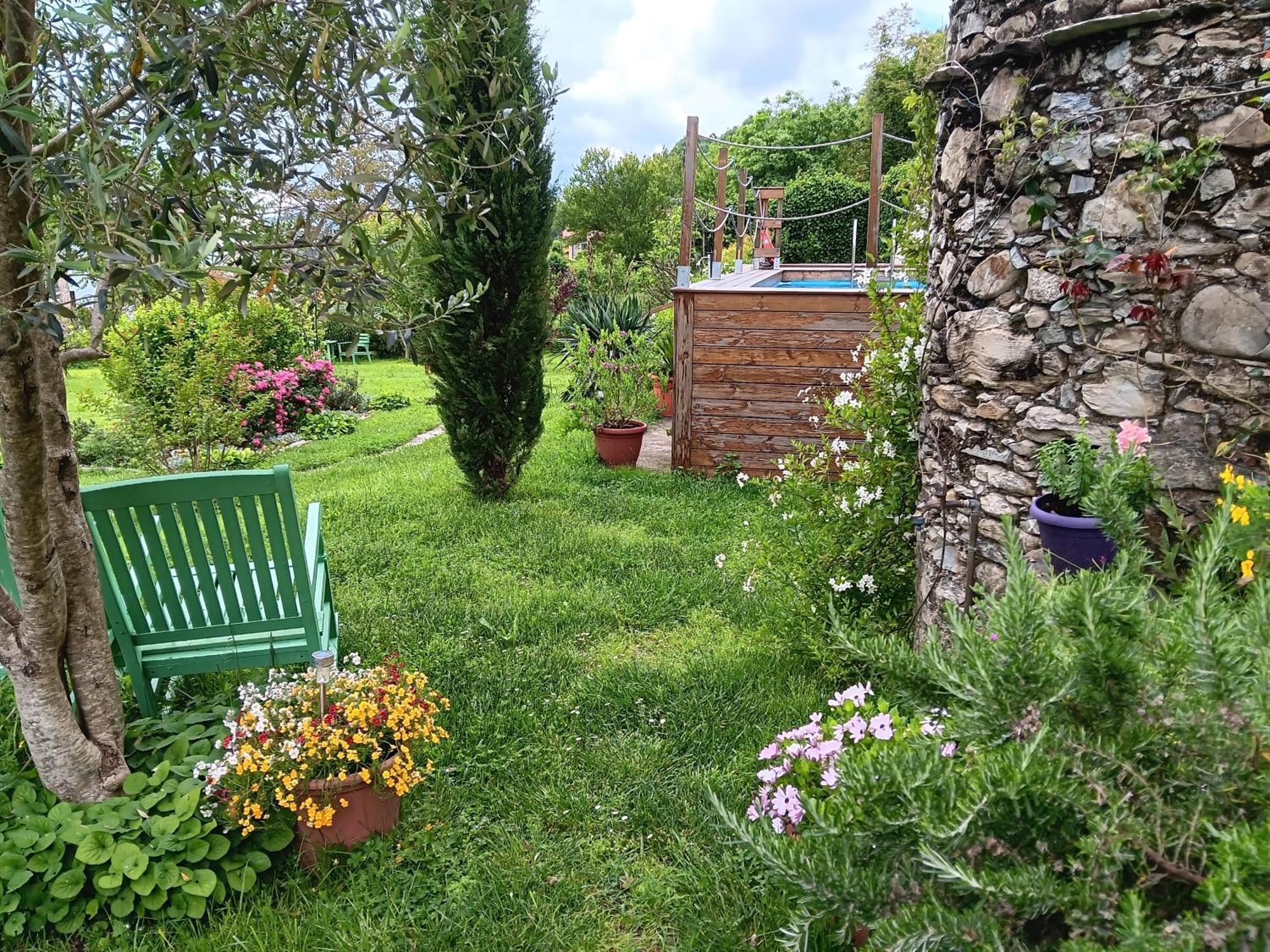 Monti Guesthouse Monti di Licciana Nardi エクステリア 写真