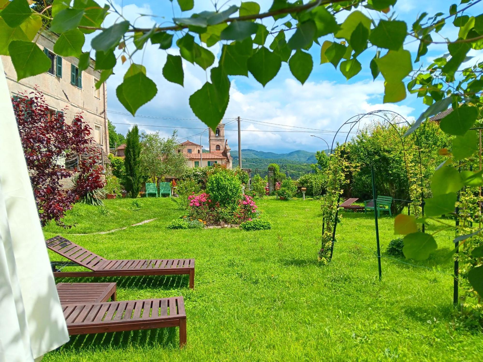 Monti Guesthouse Monti di Licciana Nardi エクステリア 写真